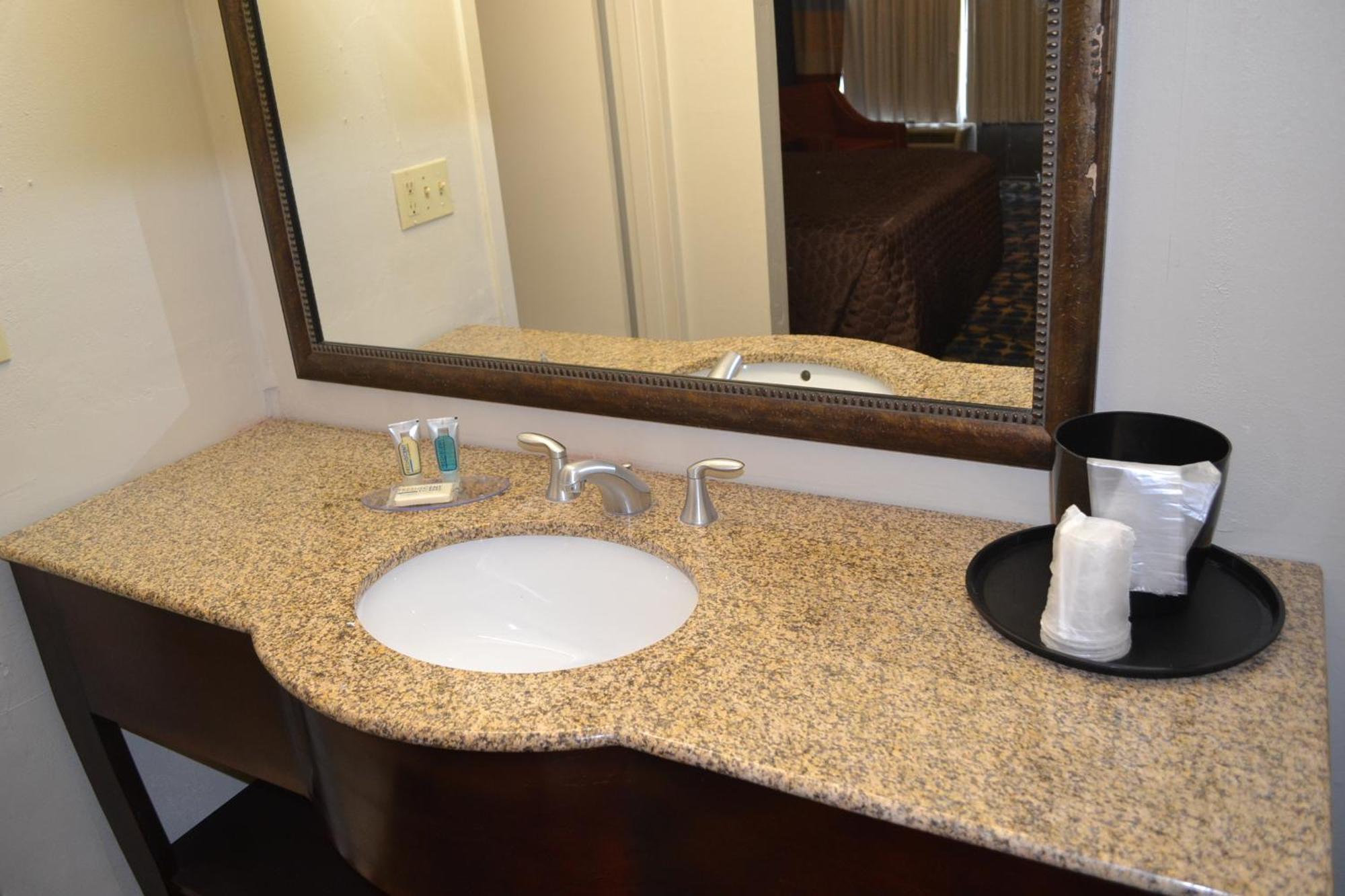 Dayspring Extended Stay Greensboro Εξωτερικό φωτογραφία