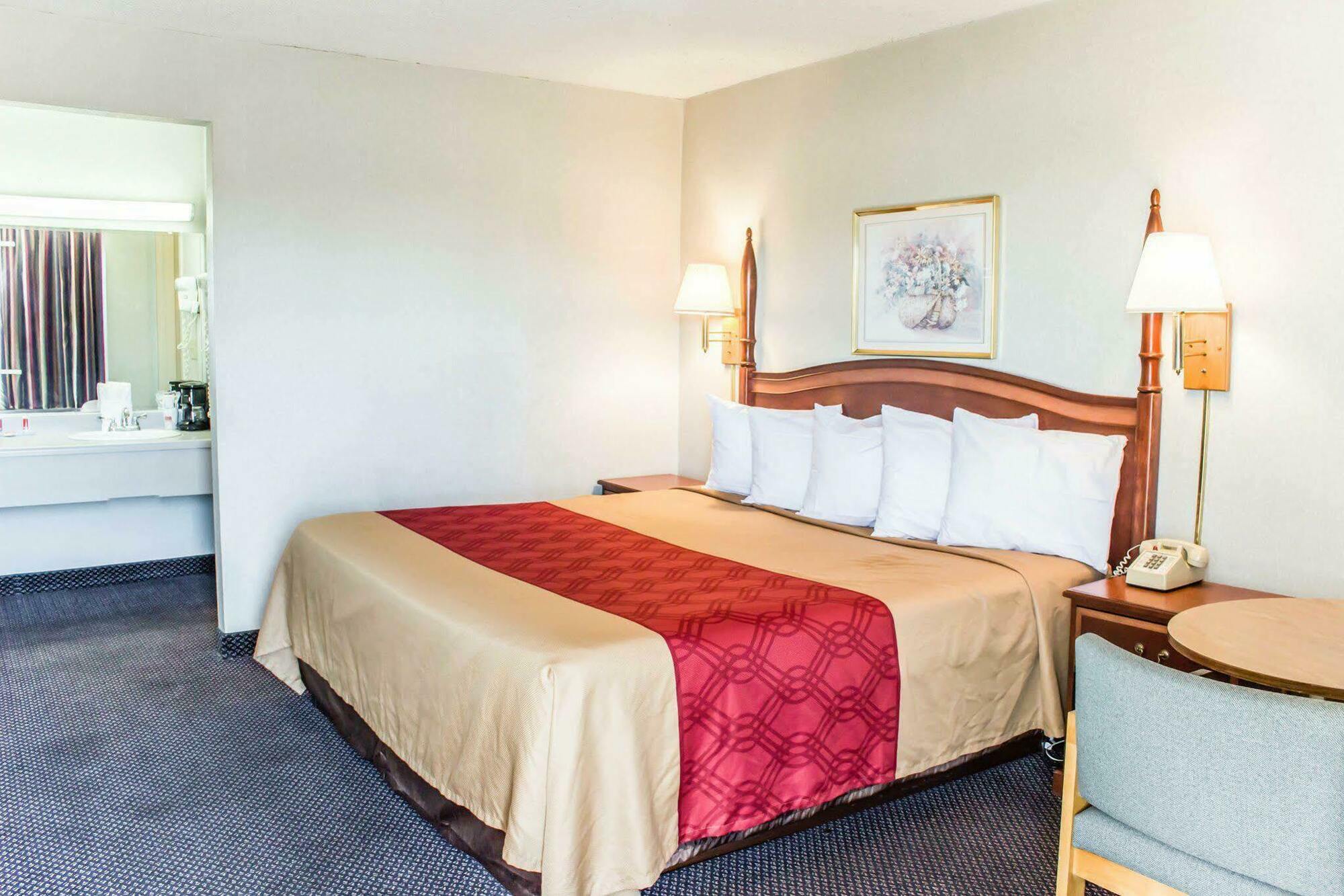 Dayspring Extended Stay Greensboro Εξωτερικό φωτογραφία